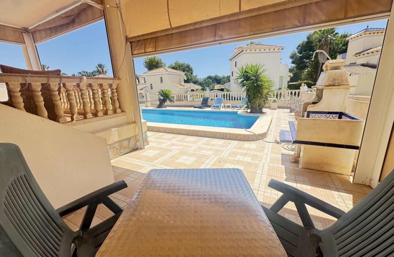 Resale - Villa -
Las Ramblas Golf