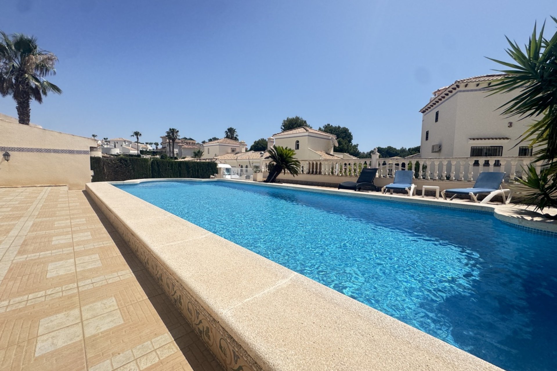 Resale - Villa -
Las Ramblas Golf