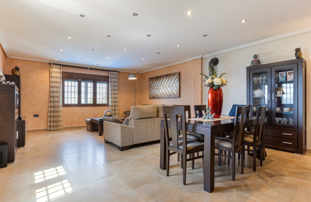 Resale - Villa -
Los Montesinos - Los Montesinos Centro