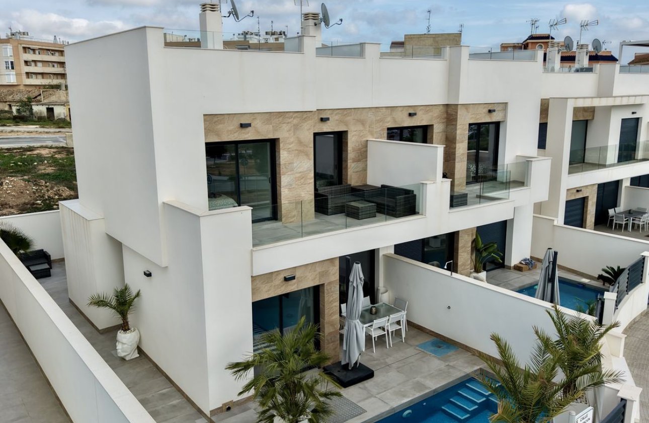 Resale - Villa -
Los Montesinos - Los Montesinos Centro