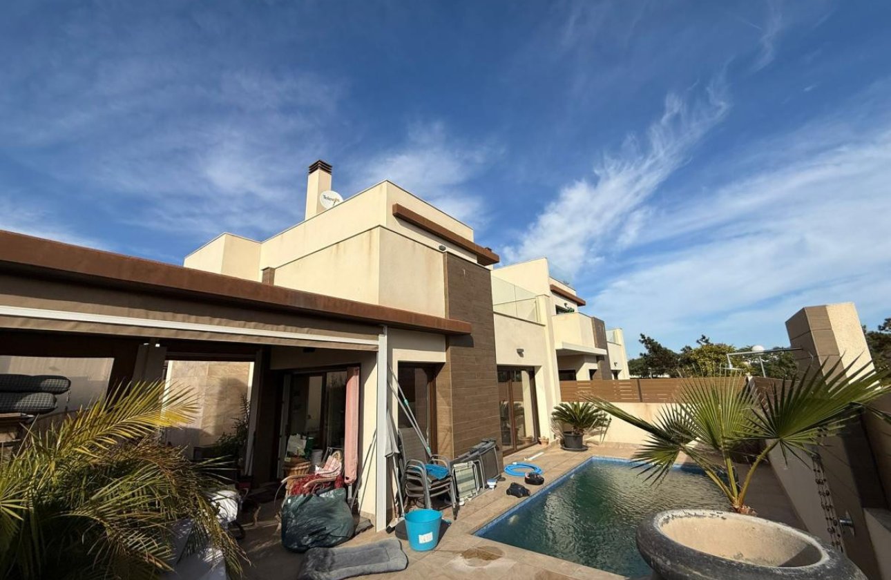 Resale - Villa -
Los Montesinos - Los Montesinos Centro