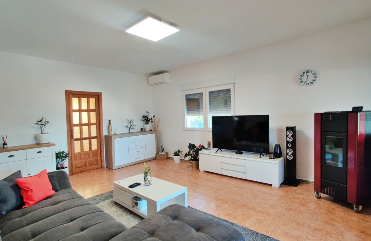 Resale - Villa -
Novelda - Estación