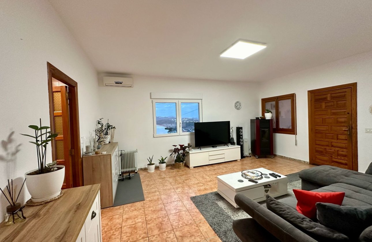 Resale - Villa -
Novelda - Estación