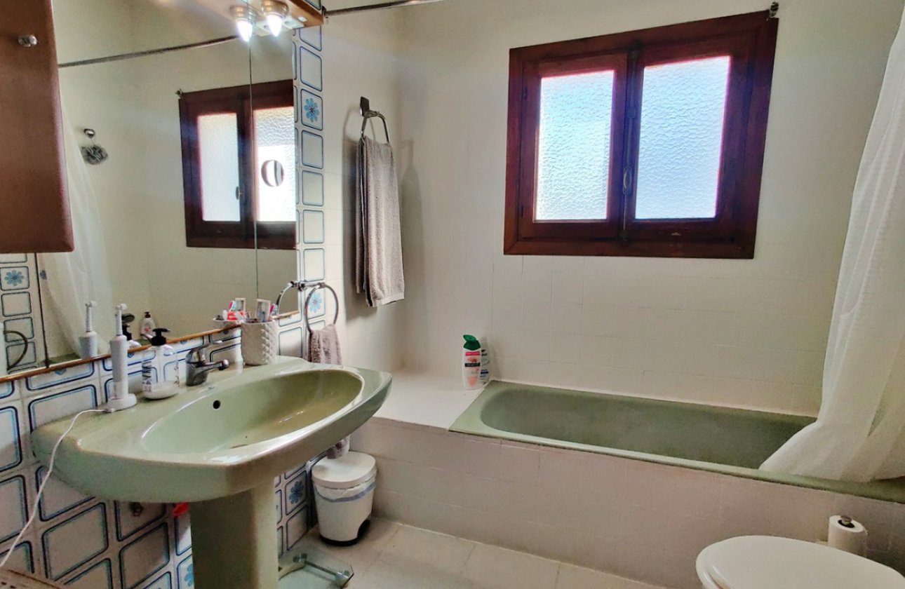 Resale - Villa -
Novelda - Estación