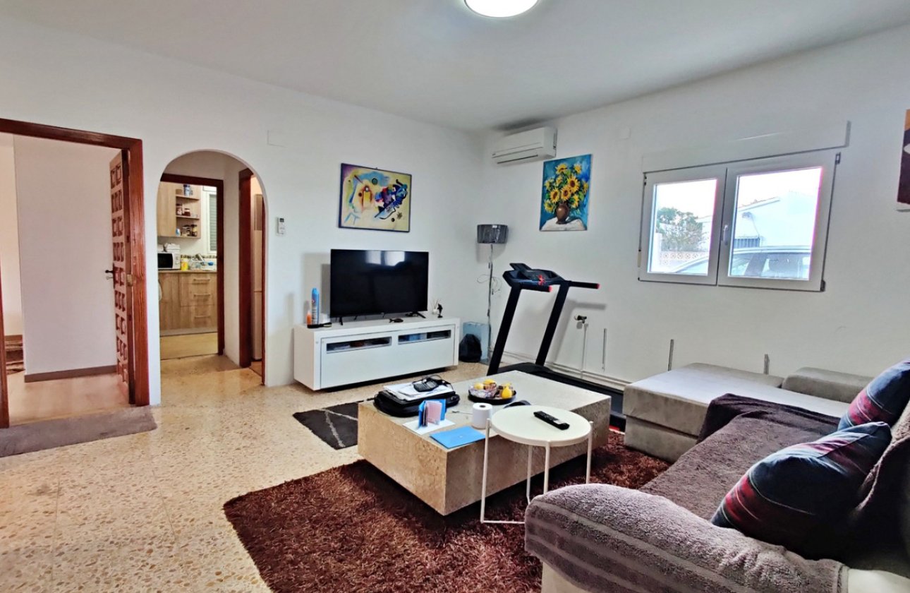 Resale - Villa -
Novelda - Estación