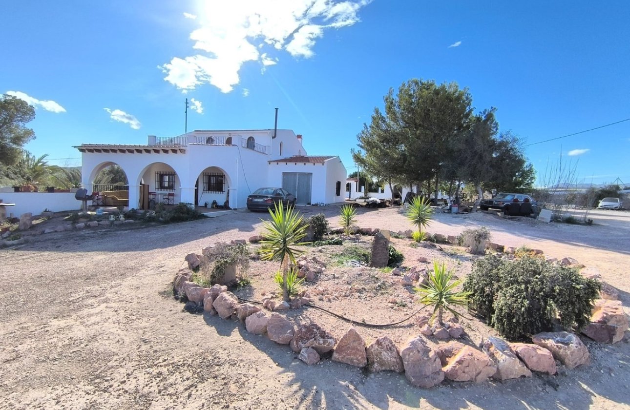 Resale - Villa -
Novelda - Novelda Centro