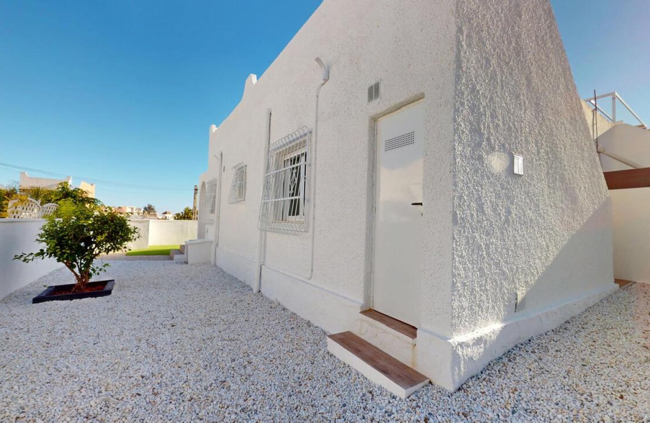 Resale - Villa -
Orihuela - Blue Lagoon