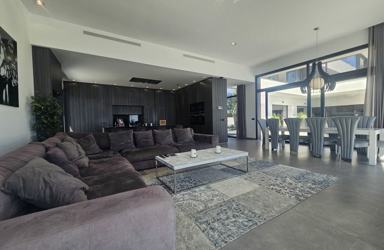 Resale - Villa -
Orihuela - Cabo Roig