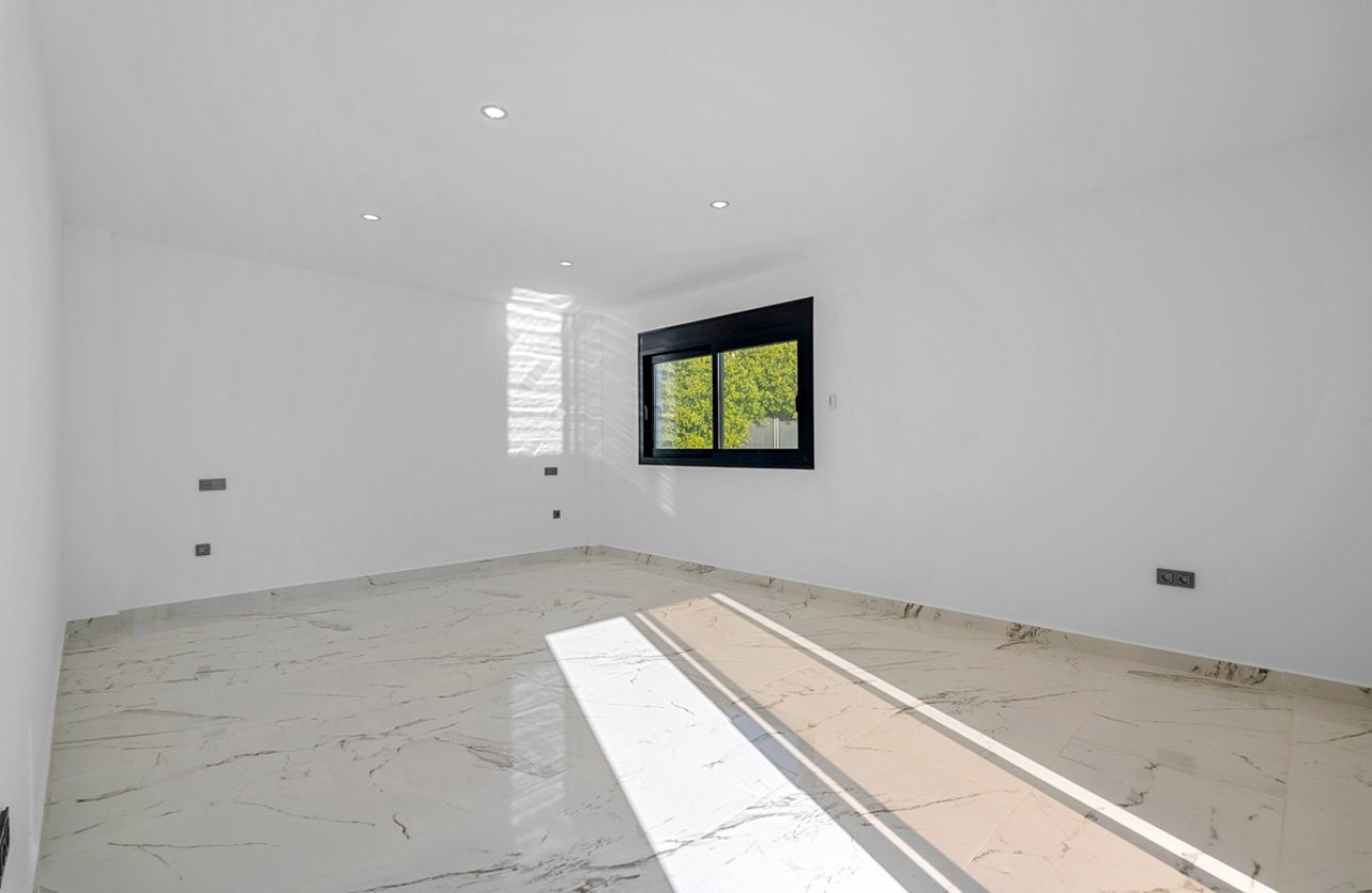 Resale - Villa -
Orihuela - Campoamor