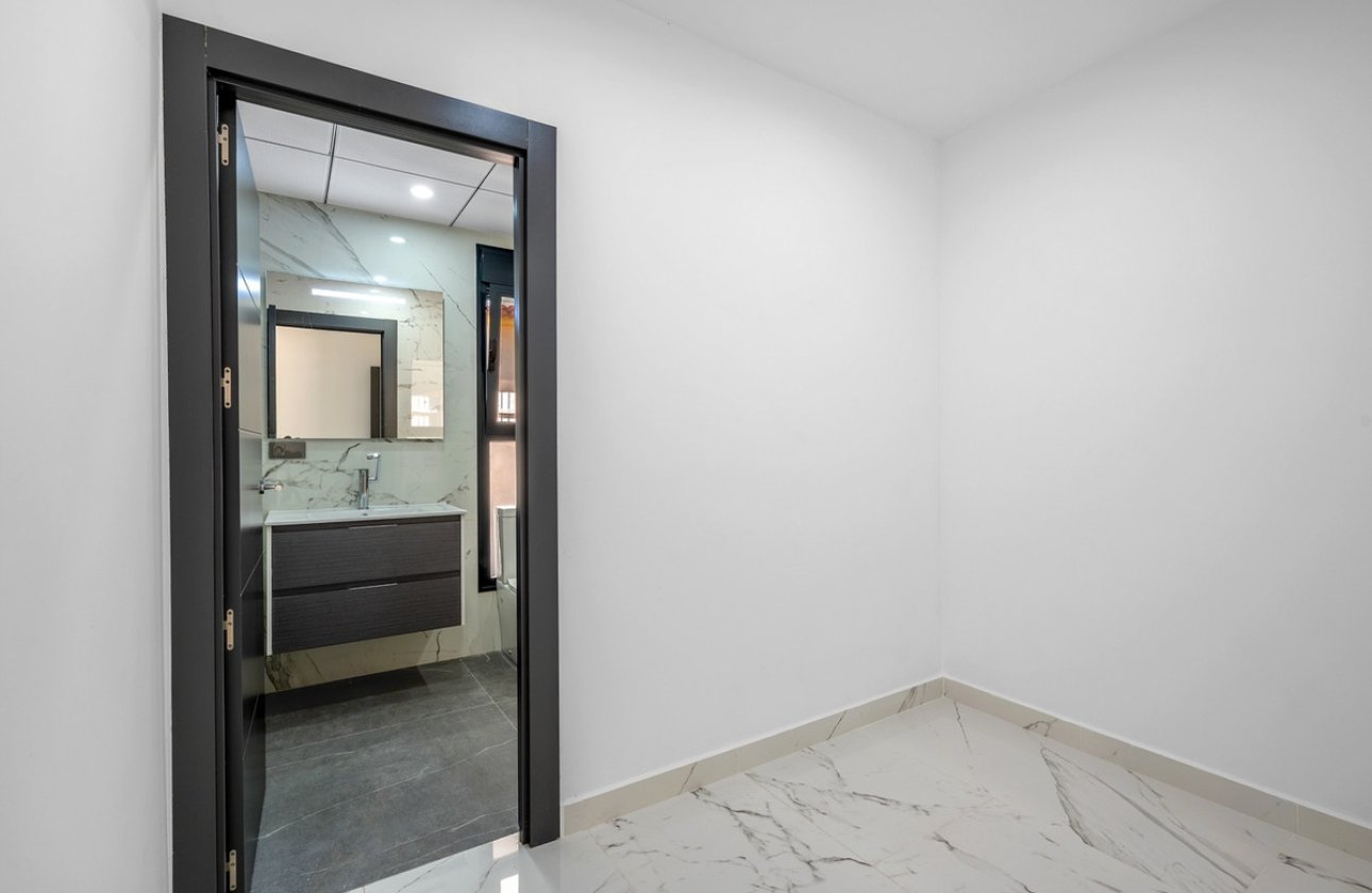 Resale - Villa -
Orihuela - Campoamor