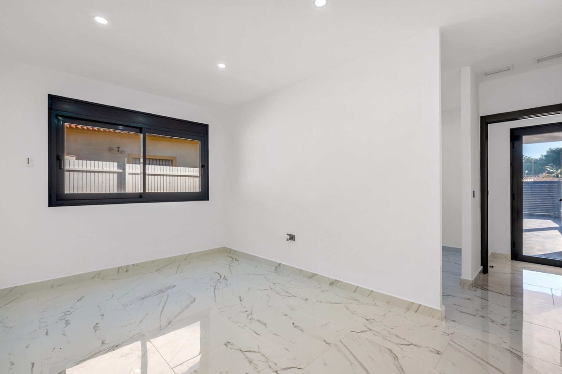 Resale - Villa -
Orihuela - Campoamor