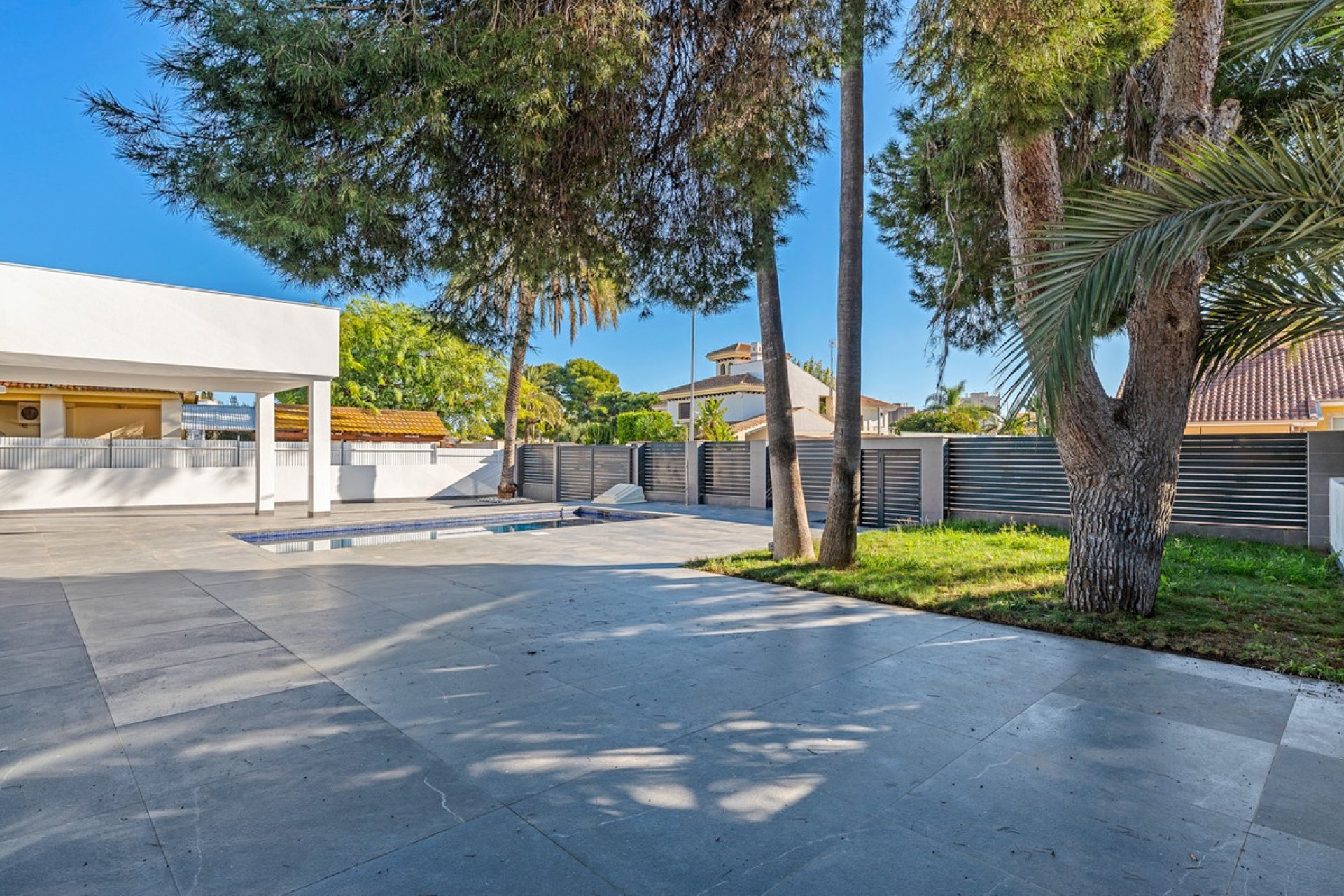 Resale - Villa -
Orihuela - Campoamor