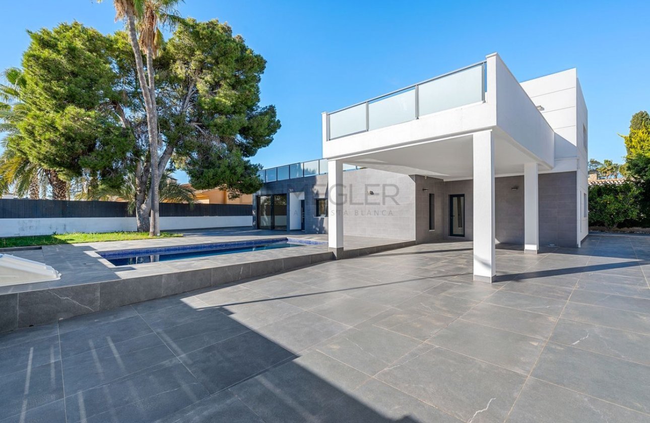 Resale - Villa -
Orihuela - Campoamor