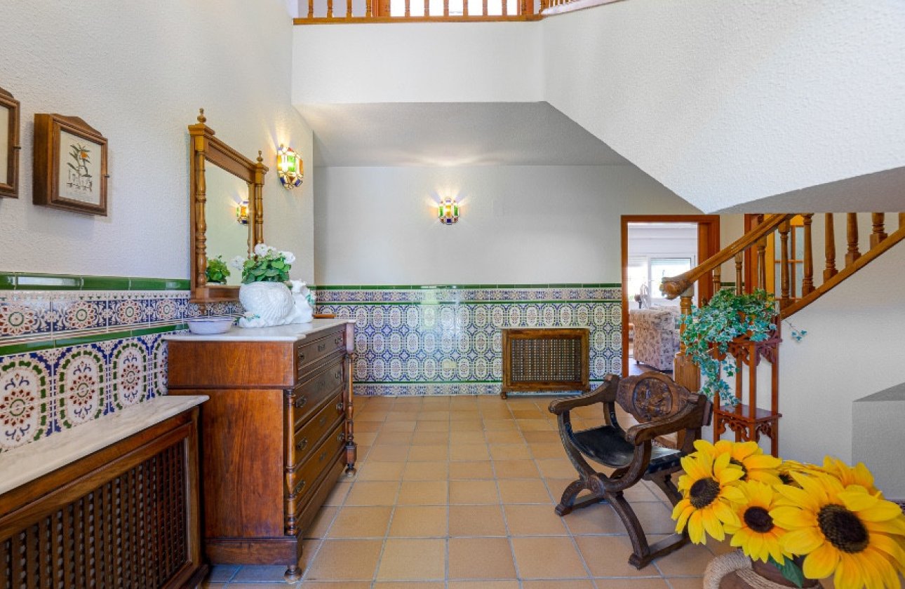 Resale - Villa -
Orihuela - Campoamor