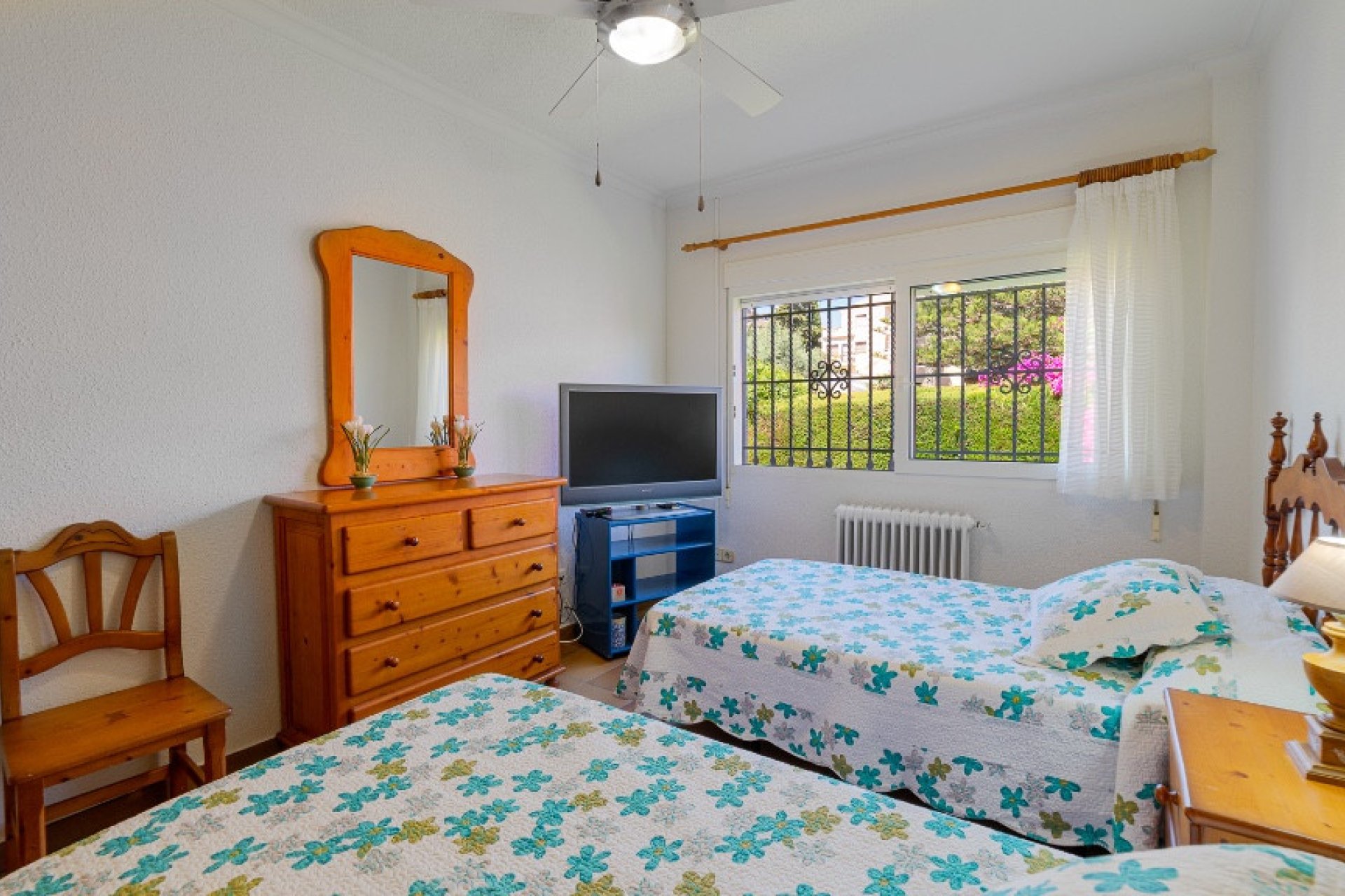 Resale - Villa -
Orihuela - Campoamor