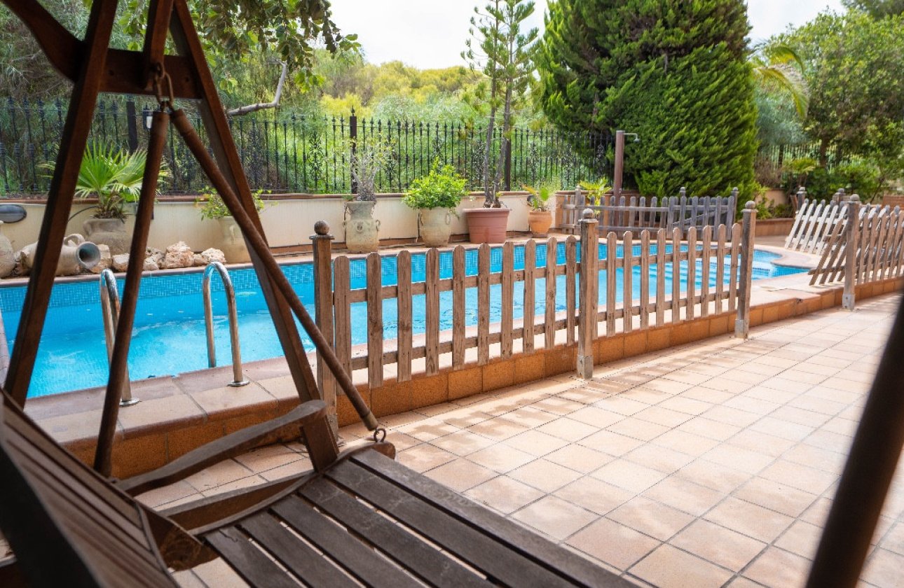 Resale - Villa -
Orihuela - Campoamor