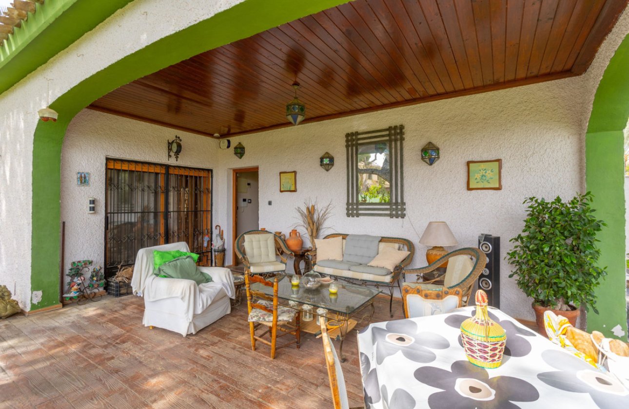 Resale - Villa -
Orihuela - Campoamor