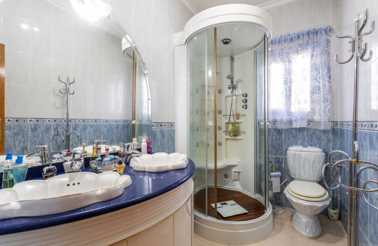 Resale - Villa -
Orihuela - Campoamor