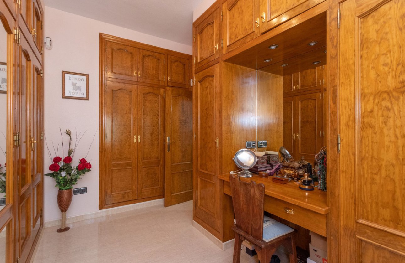 Resale - Villa -
Orihuela - Campoamor
