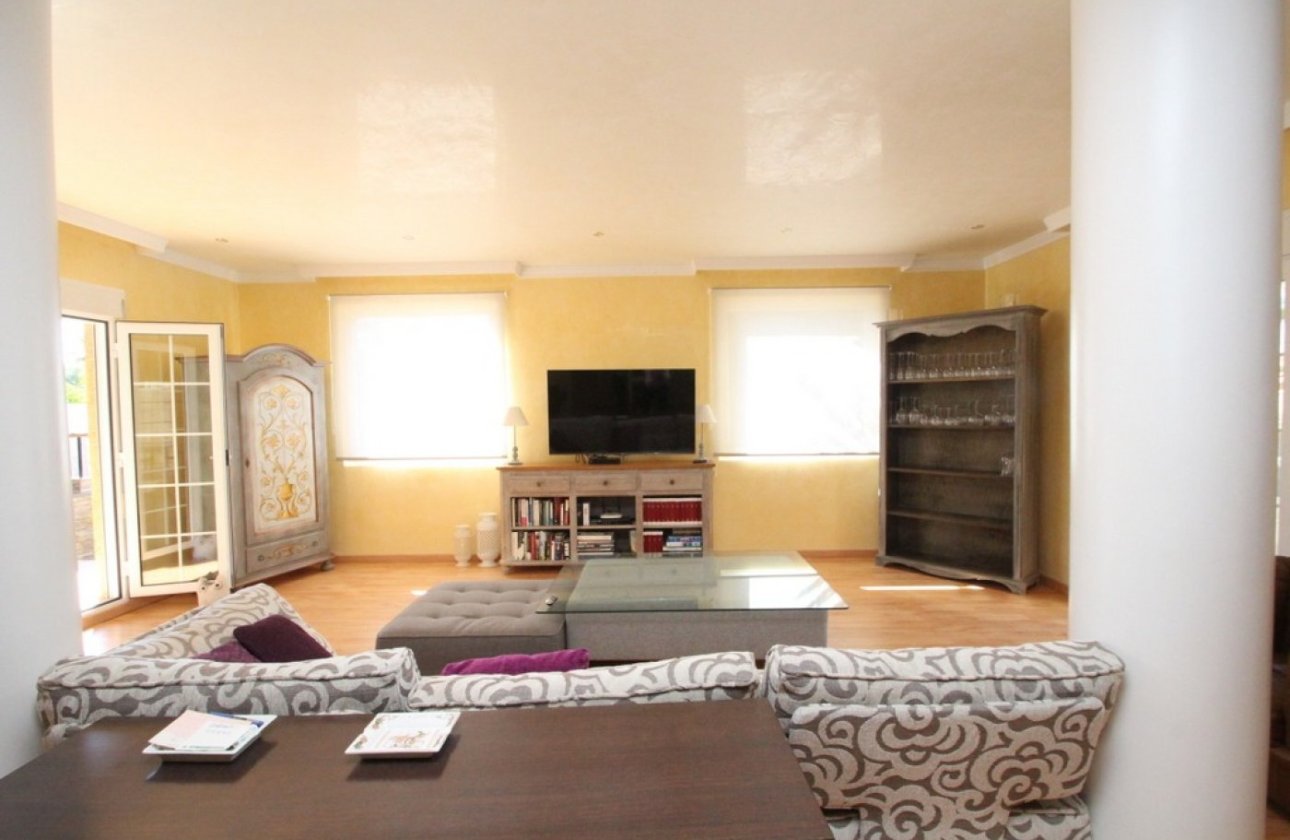 Resale - Villa -
Orihuela Costa - Cabo Roig