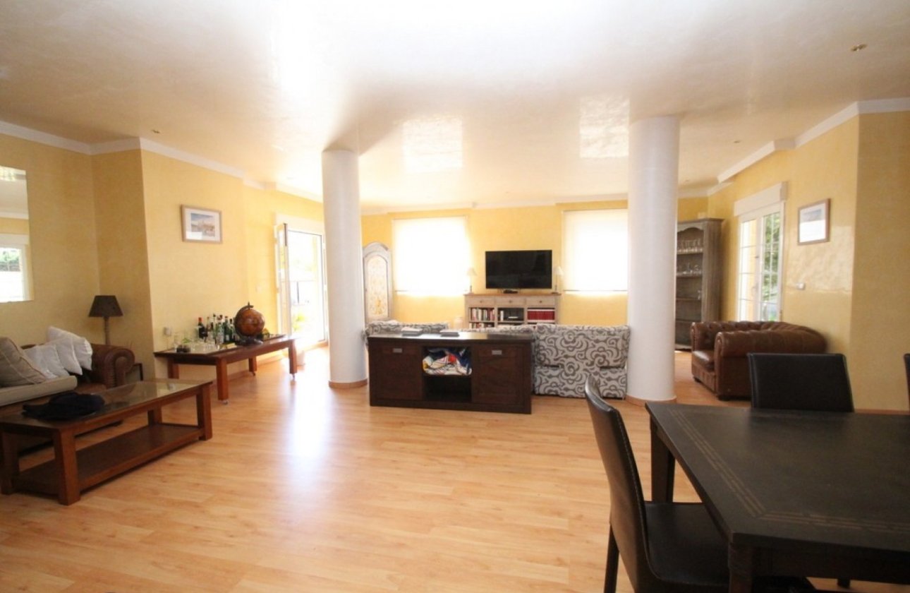 Resale - Villa -
Orihuela Costa - Cabo Roig