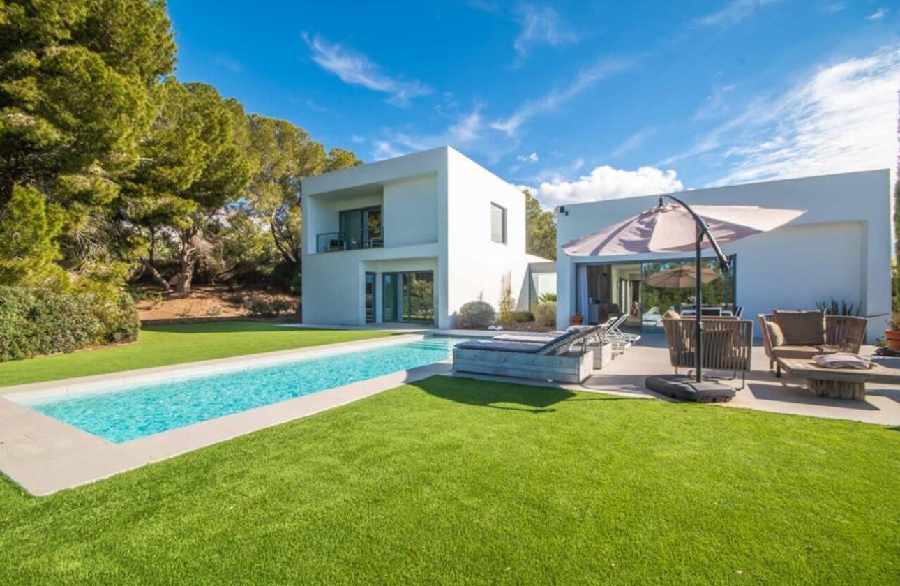 Resale - Villa -
Orihuela Costa - Las Colinas Golf