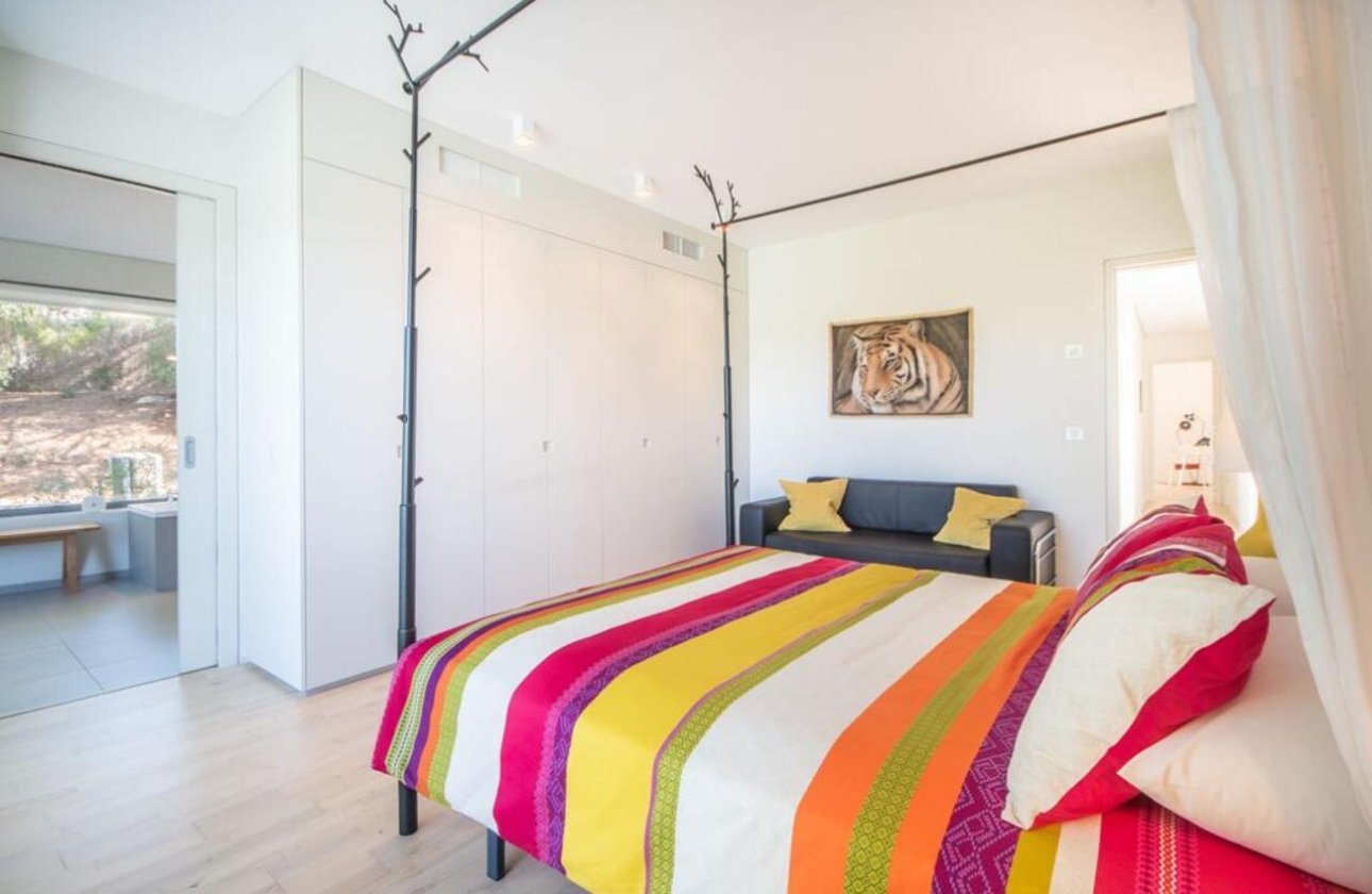 Resale - Villa -
Orihuela Costa - Las Colinas Golf