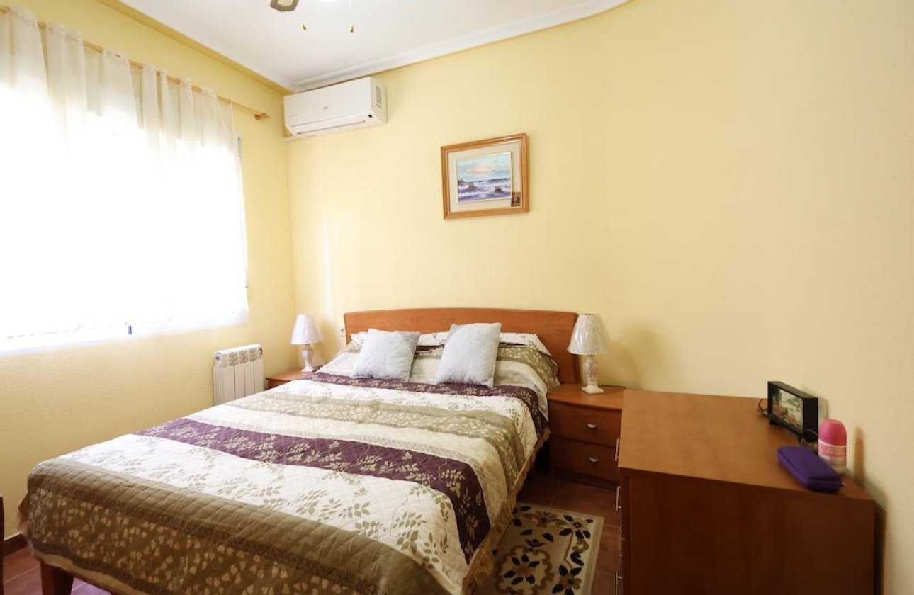 Resale - Villa -
Orihuela Costa - Playa Flamenca