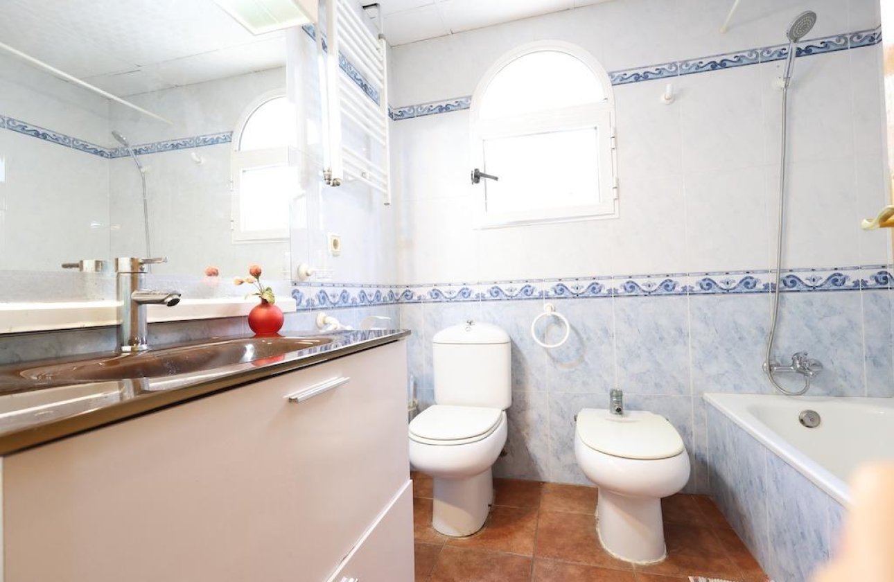 Resale - Villa -
Orihuela Costa - Playa Flamenca