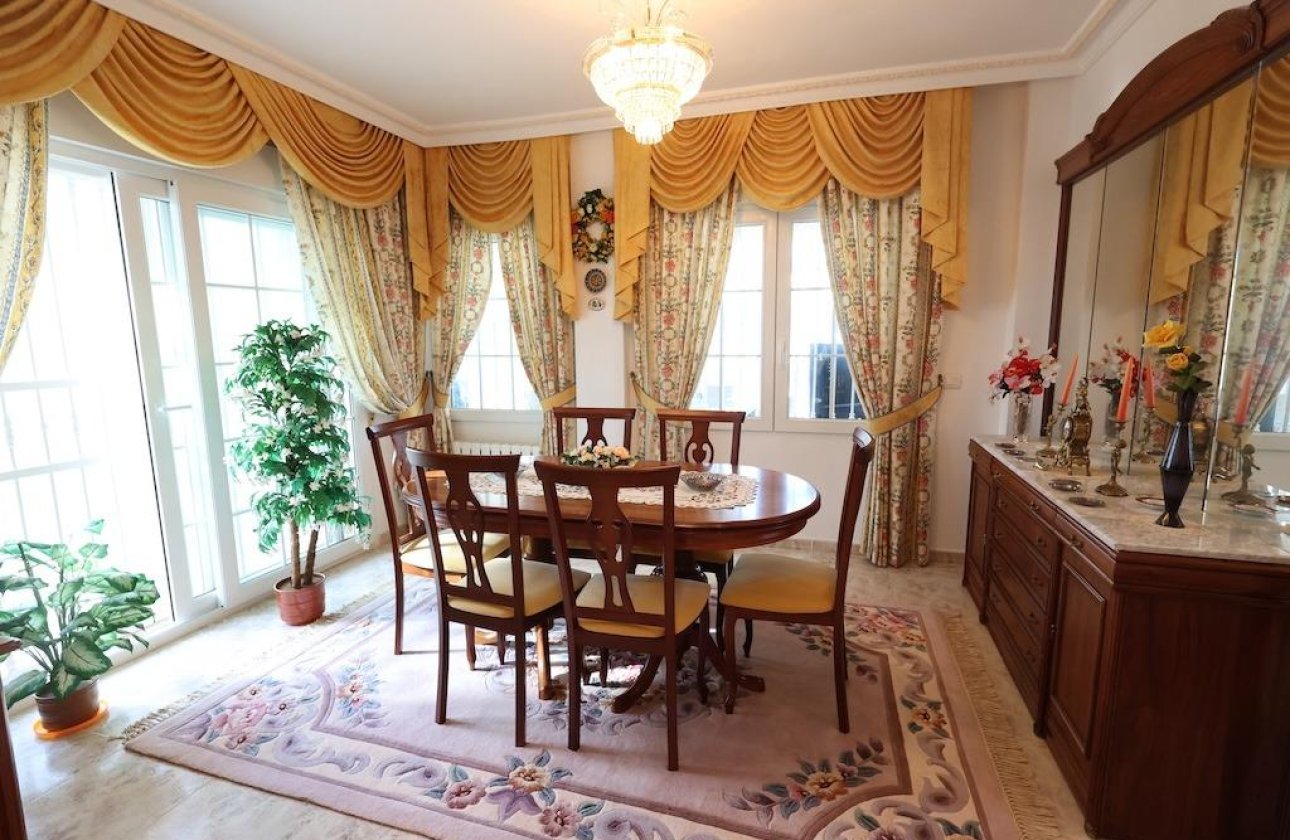 Resale - Villa -
Orihuela Costa - Villamartín-Las Filipinas