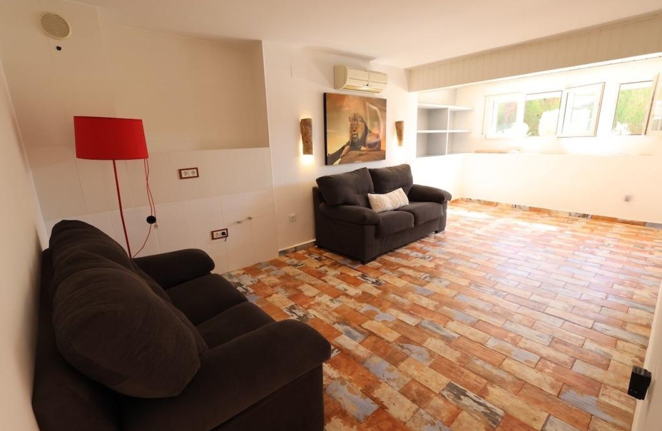 Resale - Villa -
Orihuela Costa - Villamartín