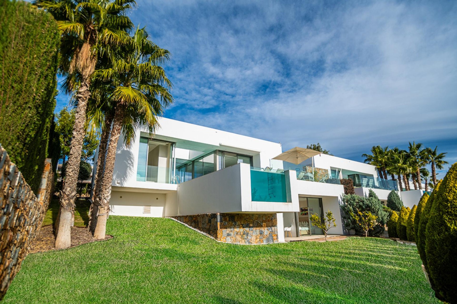 Resale - Villa -
Orihuela Costa
