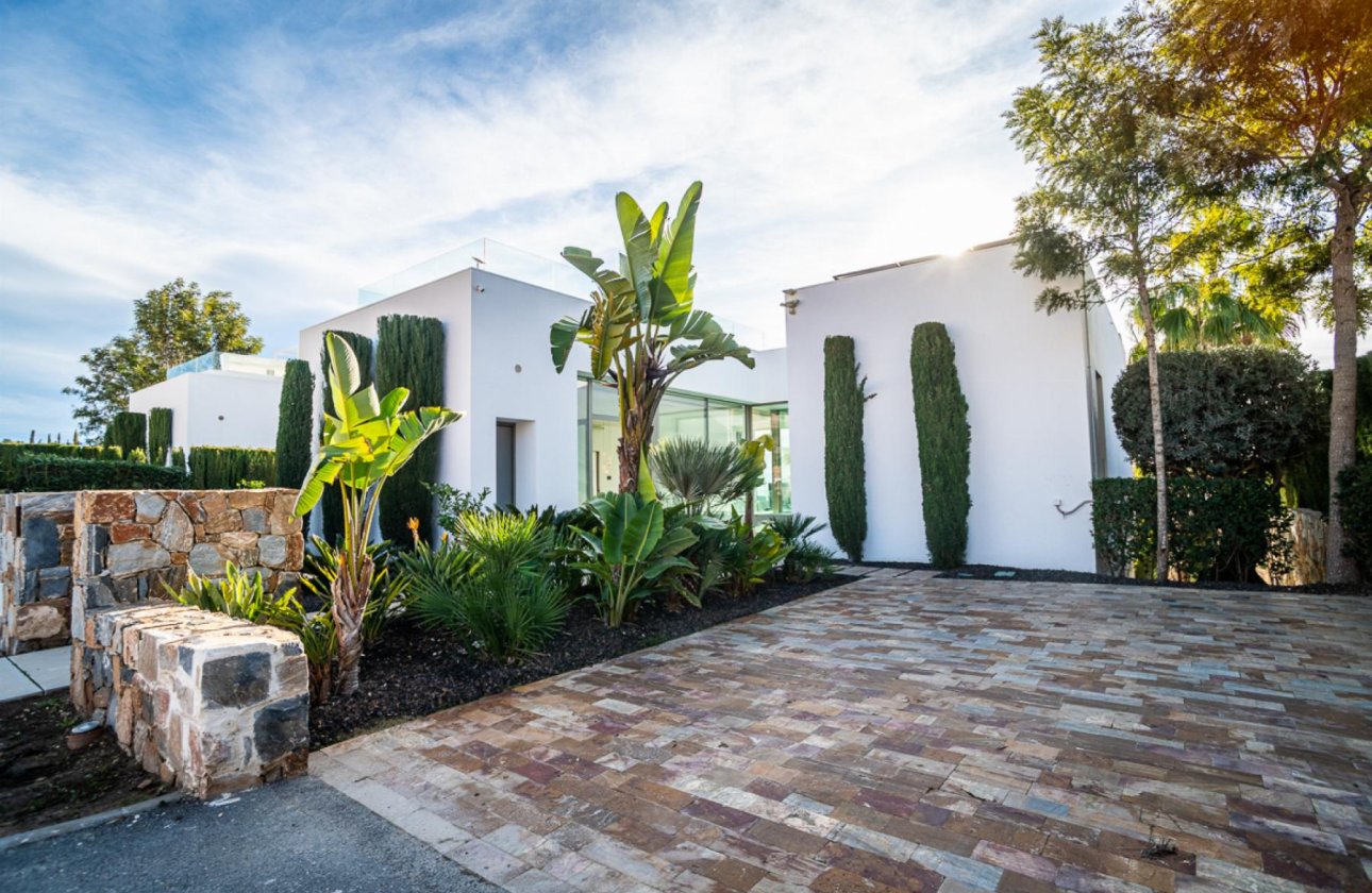 Resale - Villa -
Orihuela Costa