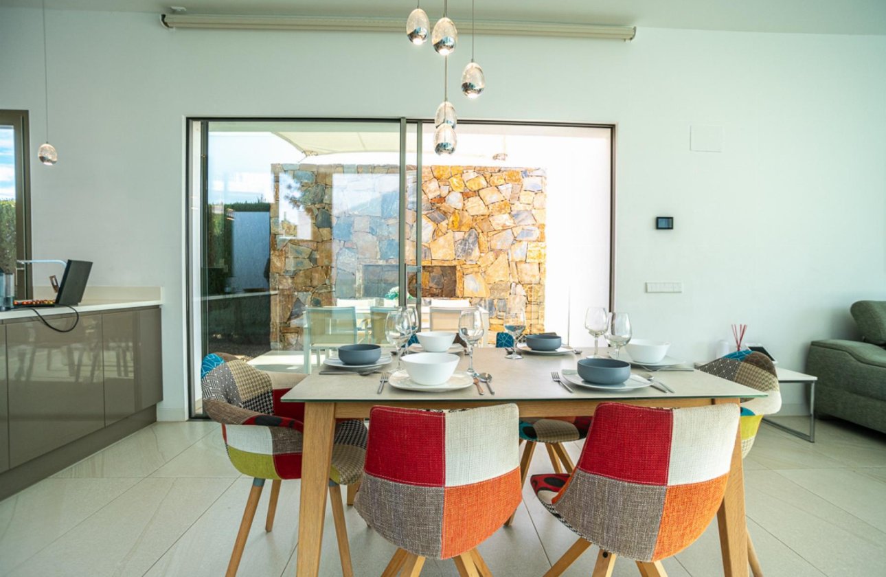 Resale - Villa -
Orihuela Costa