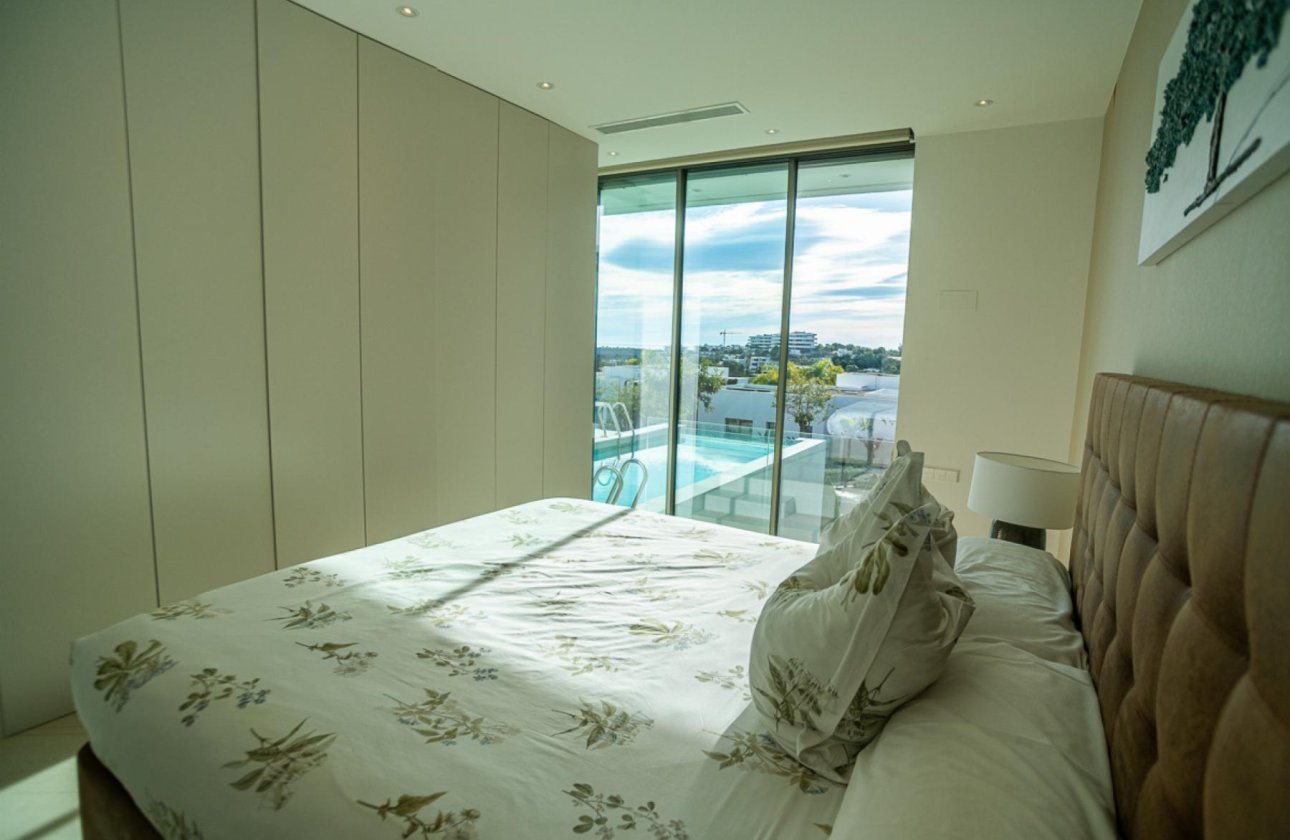 Resale - Villa -
Orihuela Costa