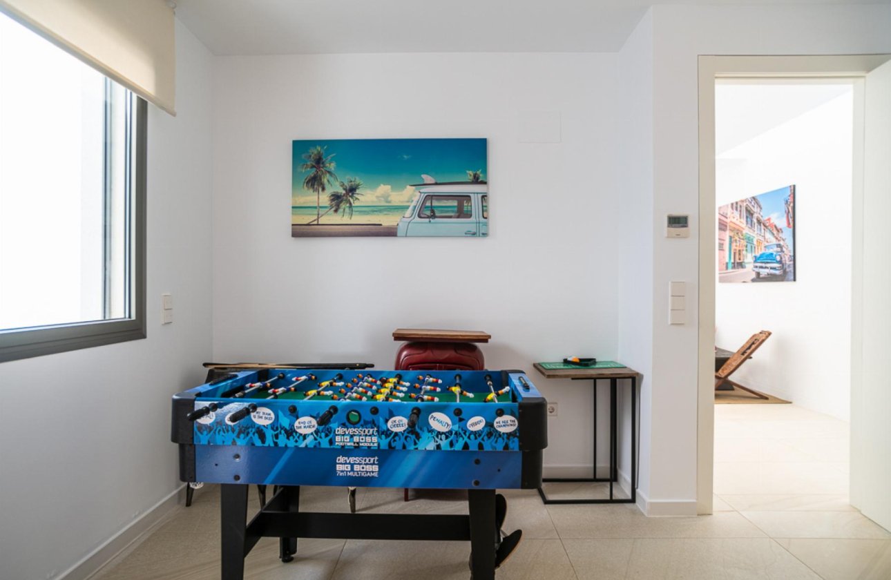 Resale - Villa -
Orihuela Costa