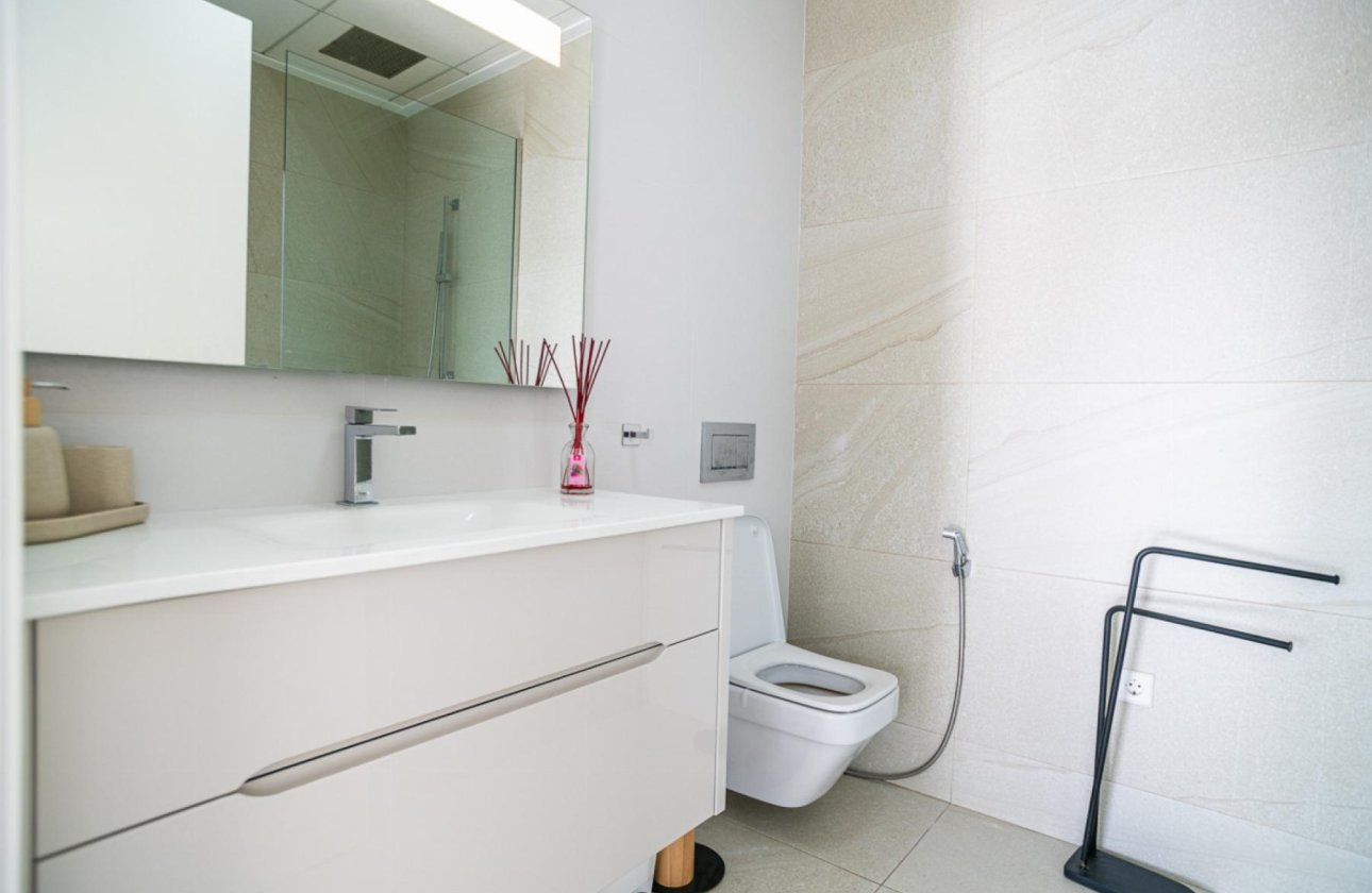 Resale - Villa -
Orihuela Costa