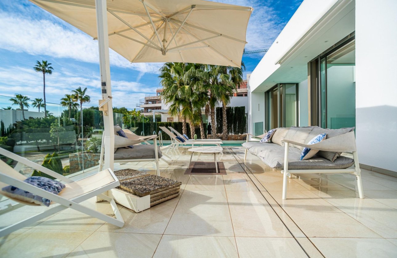 Resale - Villa -
Orihuela Costa