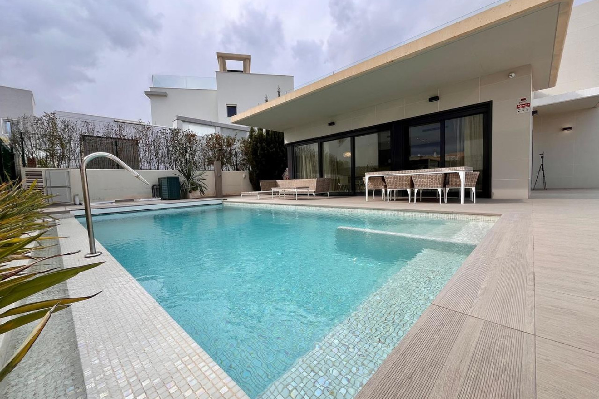 Resale - Villa -
Orihuela - Dehesa de Campoamor