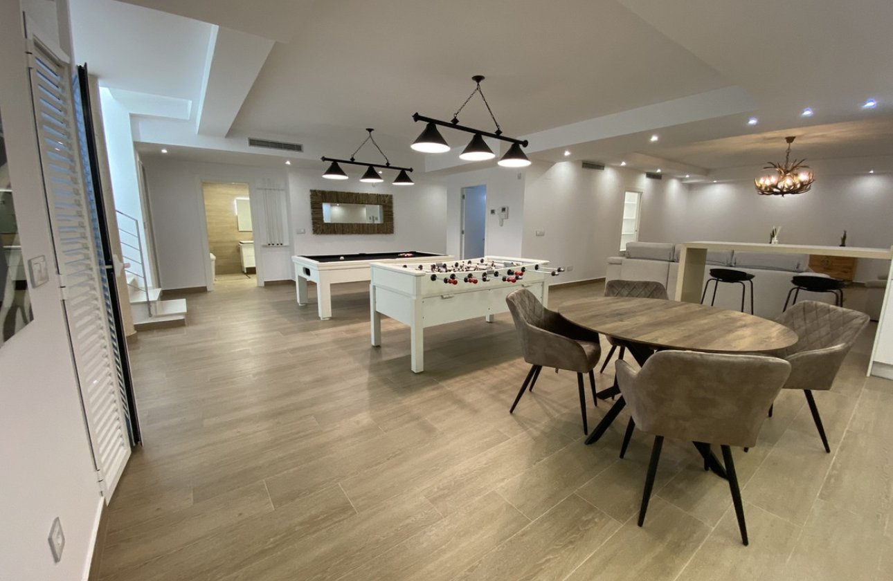 Resale - Villa -
Orihuela - Dehesa de Campoamor