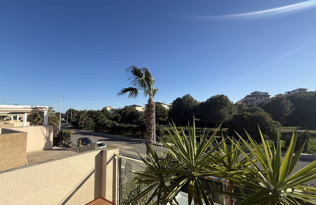 Resale - Villa -
Orihuela - La Zenia