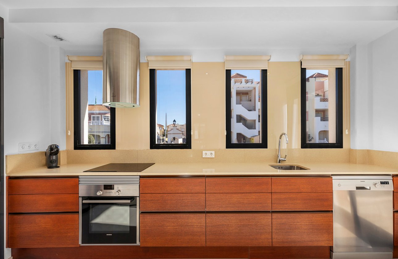 Resale - Villa -
Orihuela - La Zenia