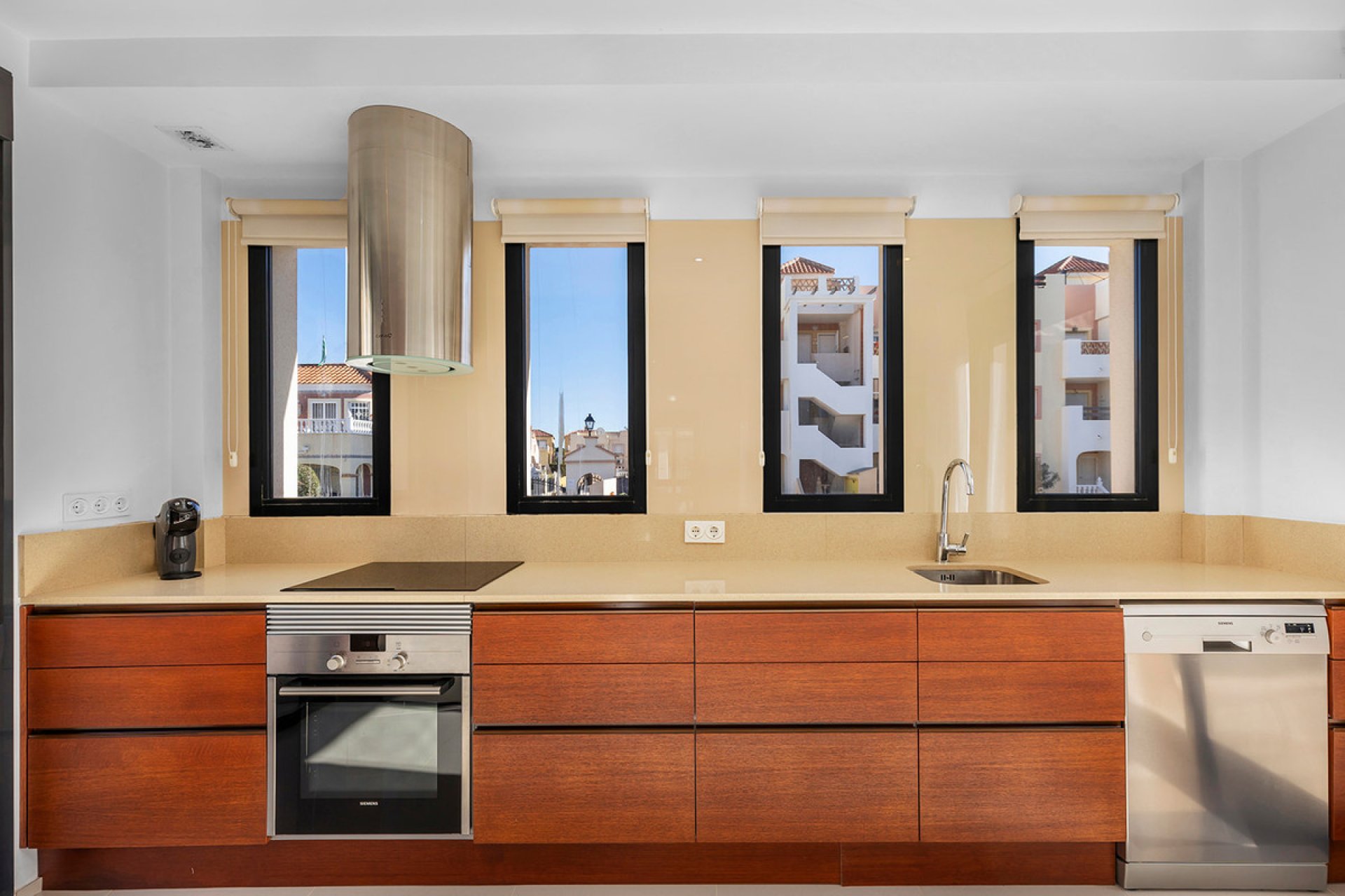 Resale - Villa -
Orihuela - La Zenia