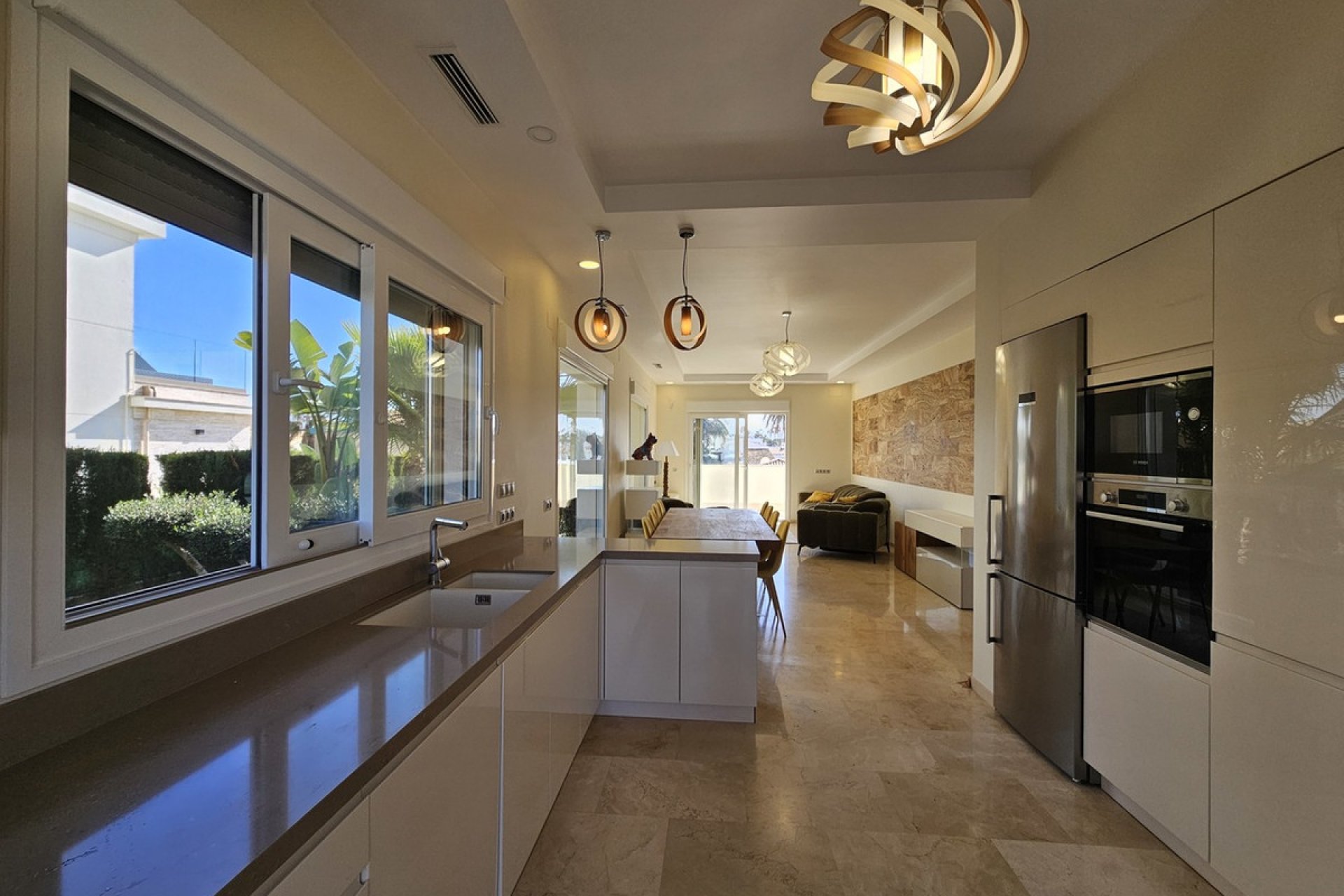 Resale - Villa -
Orihuela - La Zenia