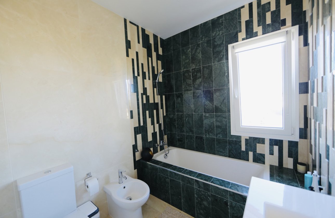 Resale - Villa -
Orihuela - La Zenia