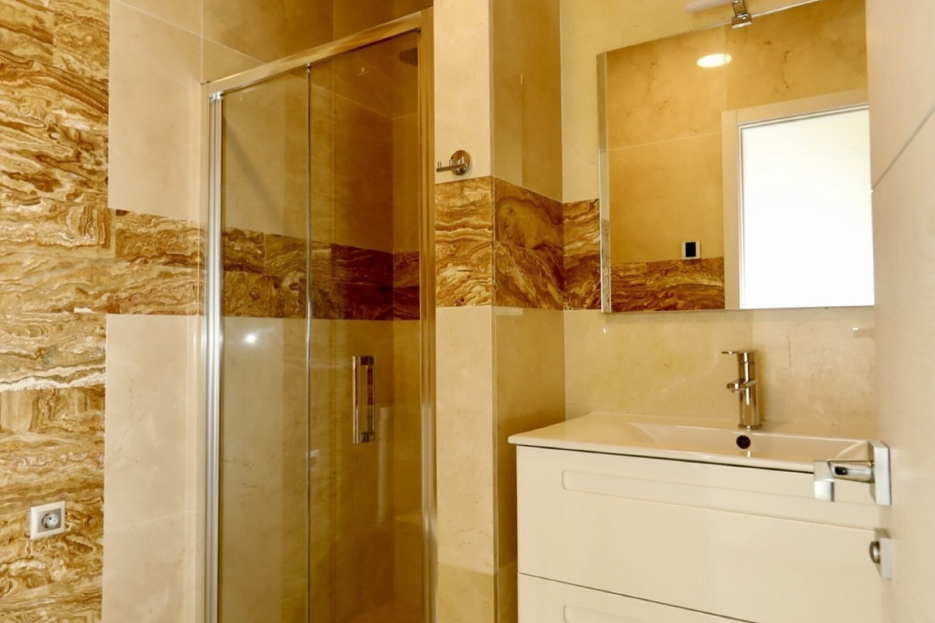 Resale - Villa -
Orihuela - La Zenia