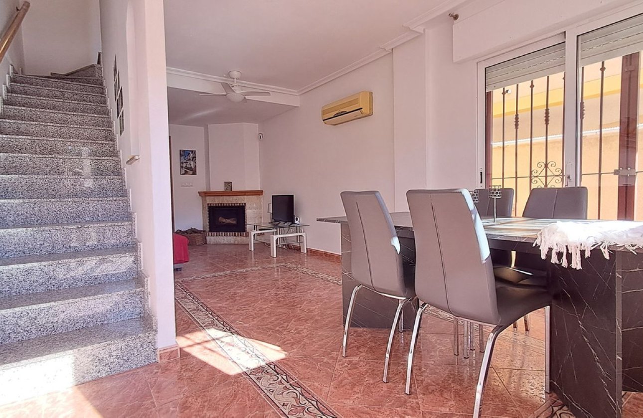 Resale - Villa -
Orihuela - La Zenia