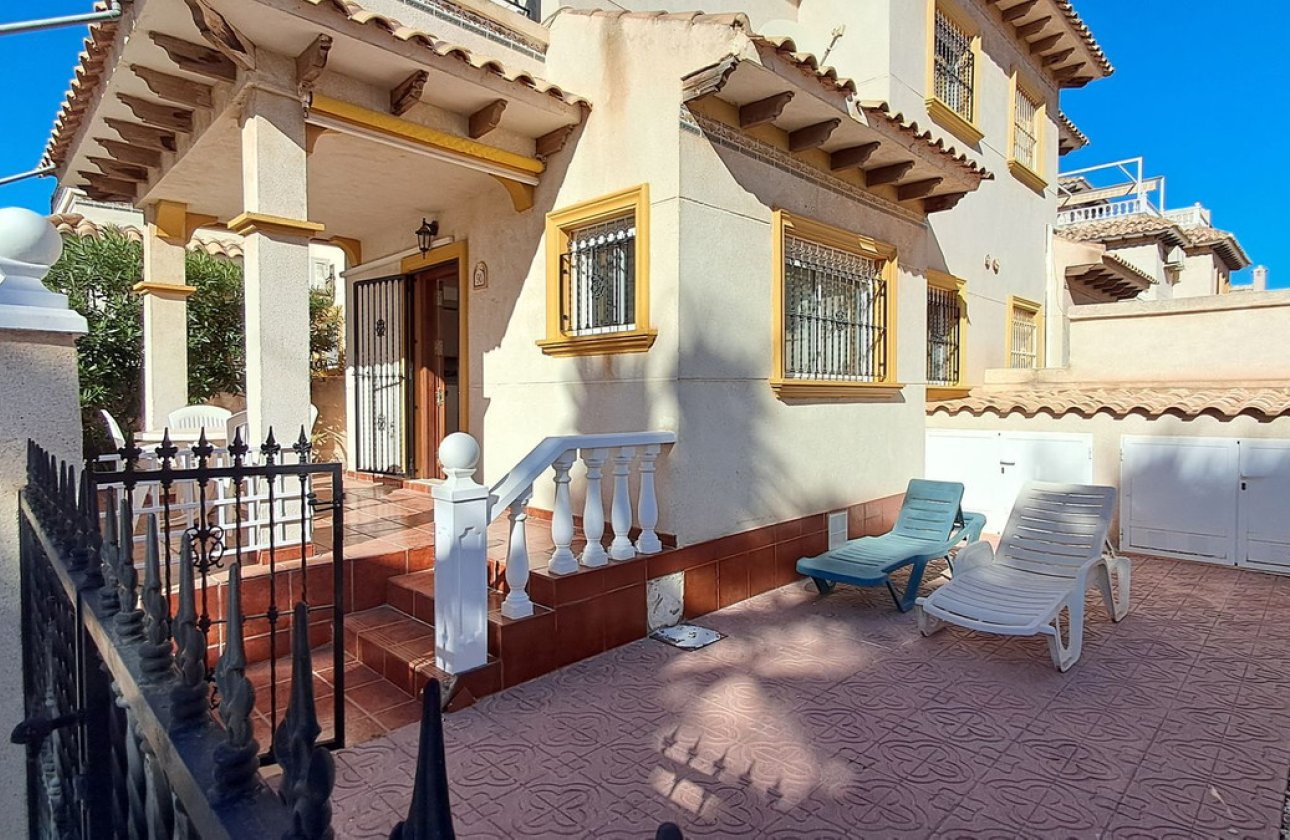 Resale - Villa -
Orihuela - La Zenia