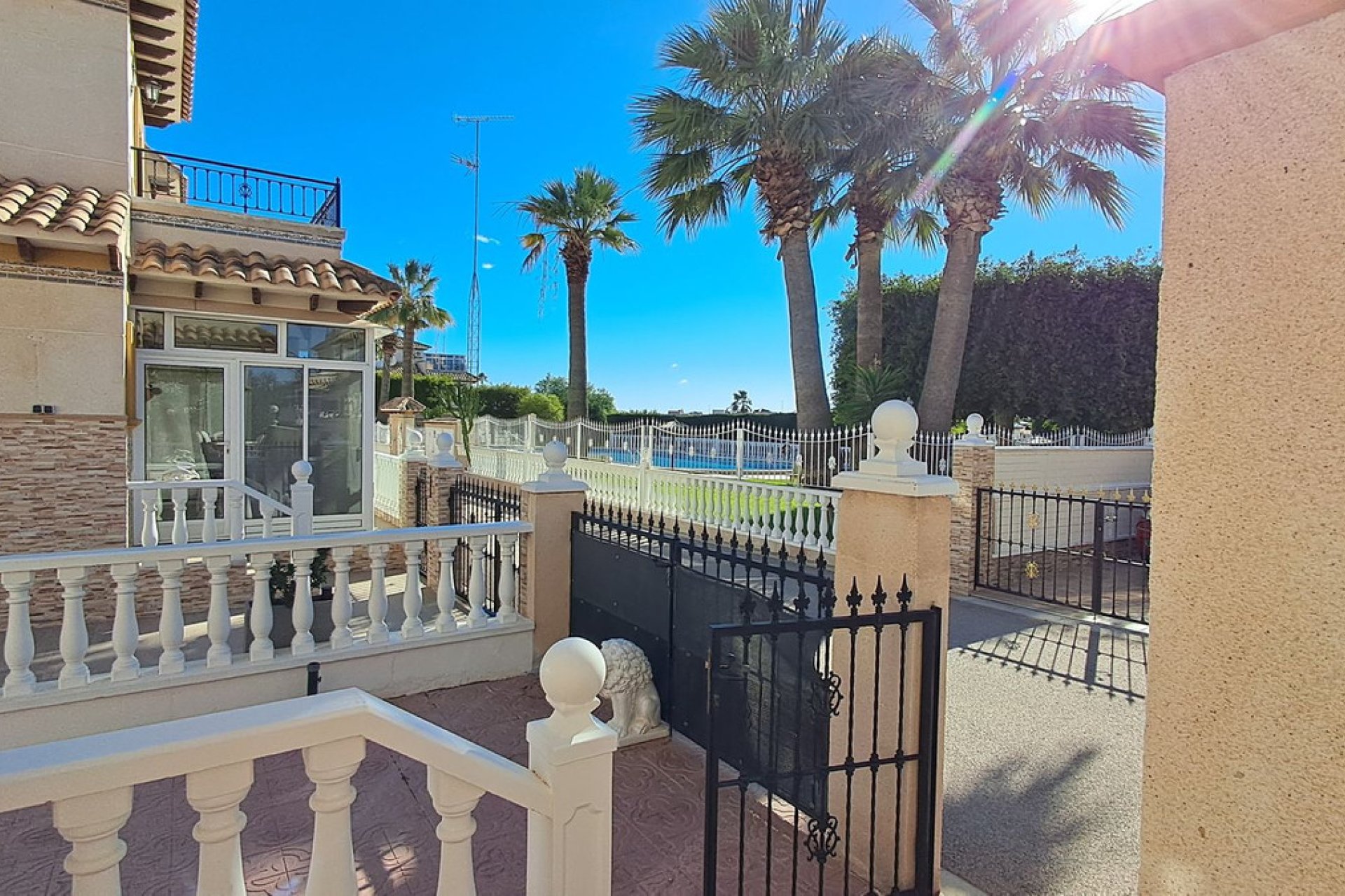 Resale - Villa -
Orihuela - La Zenia