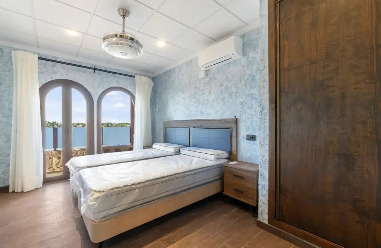 Resale - Villa -
Orihuela - La Zenia